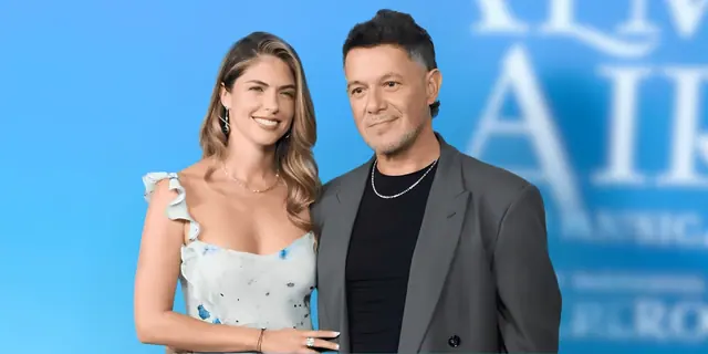 Alejandro Sanz y Stephanie Cayo posan juntos por primera vez en público