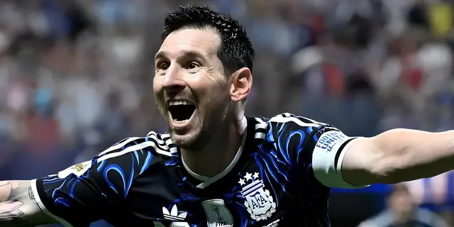 Messi recibe el Doctor Honoris Causa de la Universidad de Buenos Aires