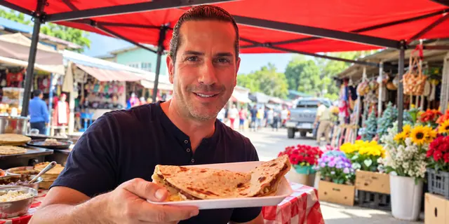 El Titi causa furor en Honduras al disfrutar tres baleadas hondureñas