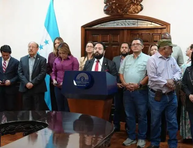 Emiten requerimiento contra Luis Redondo y exmiembros de la Comisión Permanente